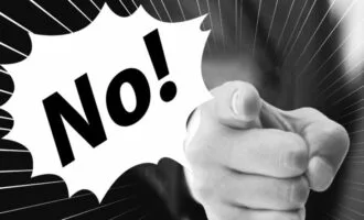 【セクハラの事例】完全アウト！グレーゾーンを超えて違法になるのはどこから？